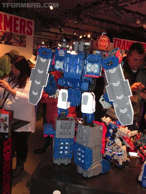 Toy Fair 2016 Transformers Hasbro Showrrom  (27 of 55)